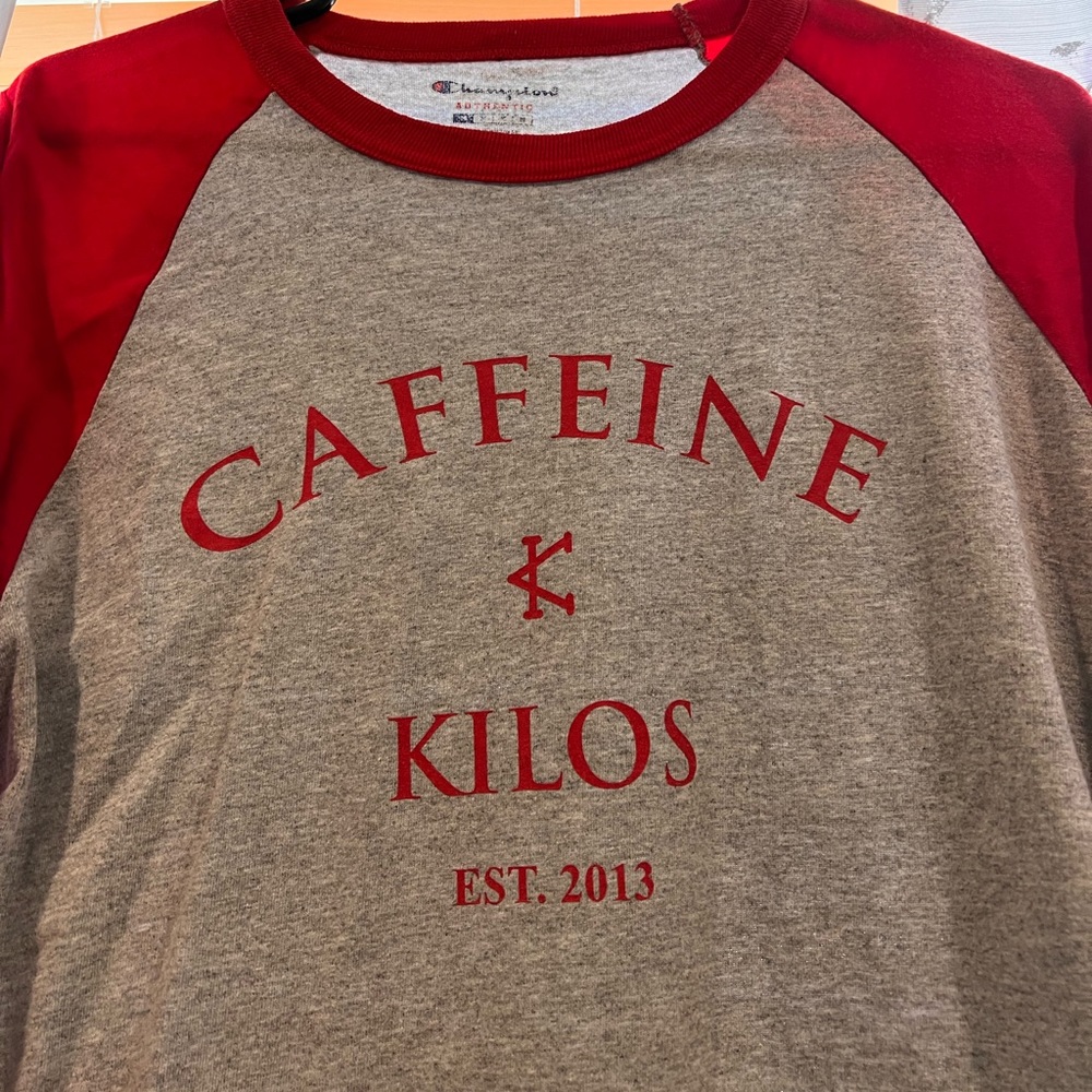 Caffeine & Kilos baseball tee red